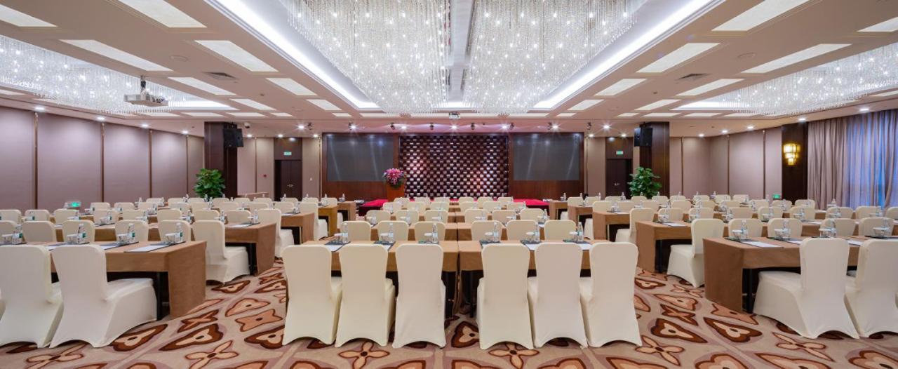 Broadway Mansions Hotel - On The Bund Shanghai Bagian luar foto