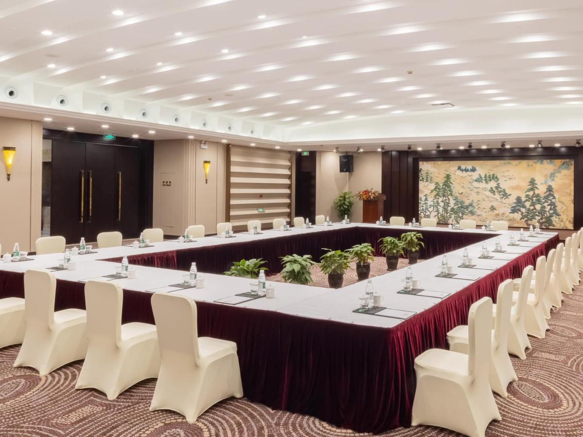Broadway Mansions Hotel - On The Bund Shanghai Bagian luar foto